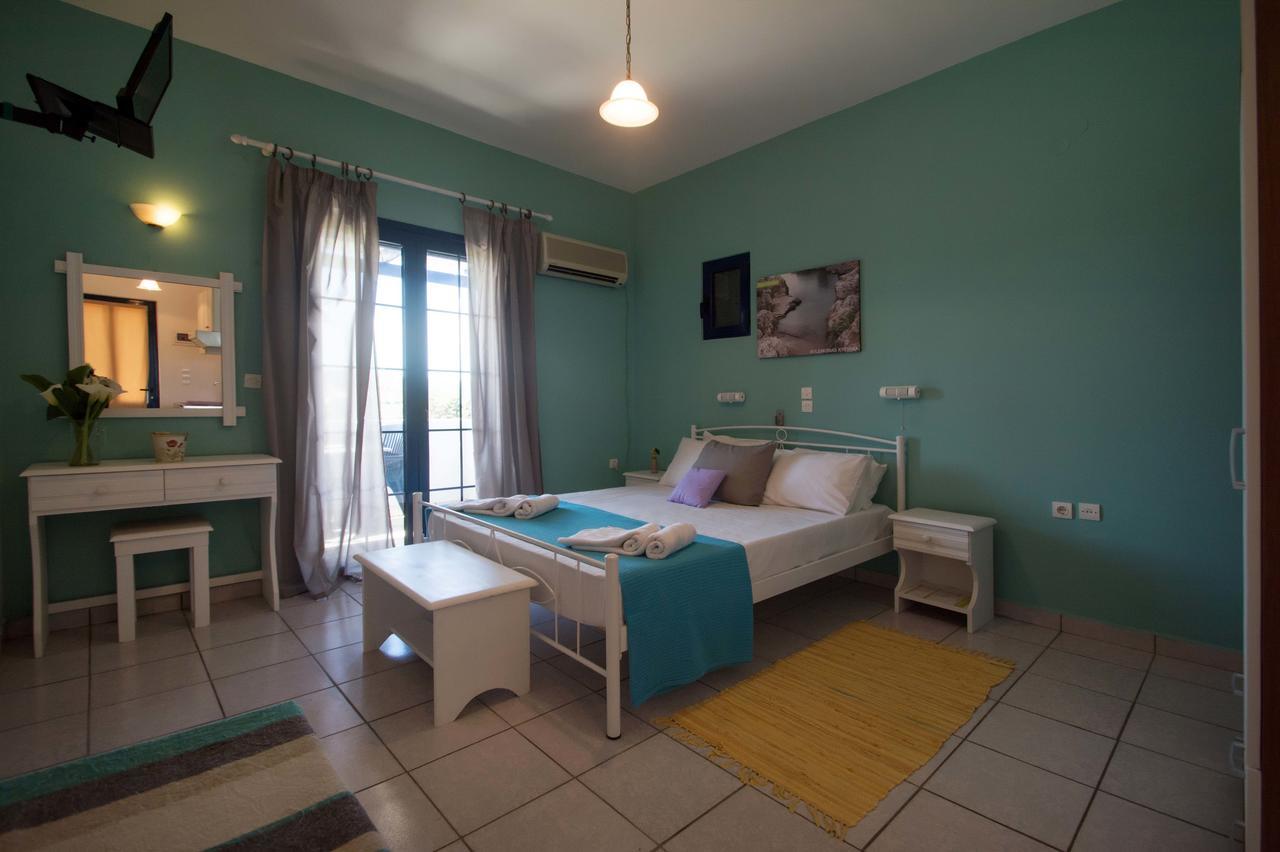 Contaratos Holiday Lettings Livadi  Экстерьер фото